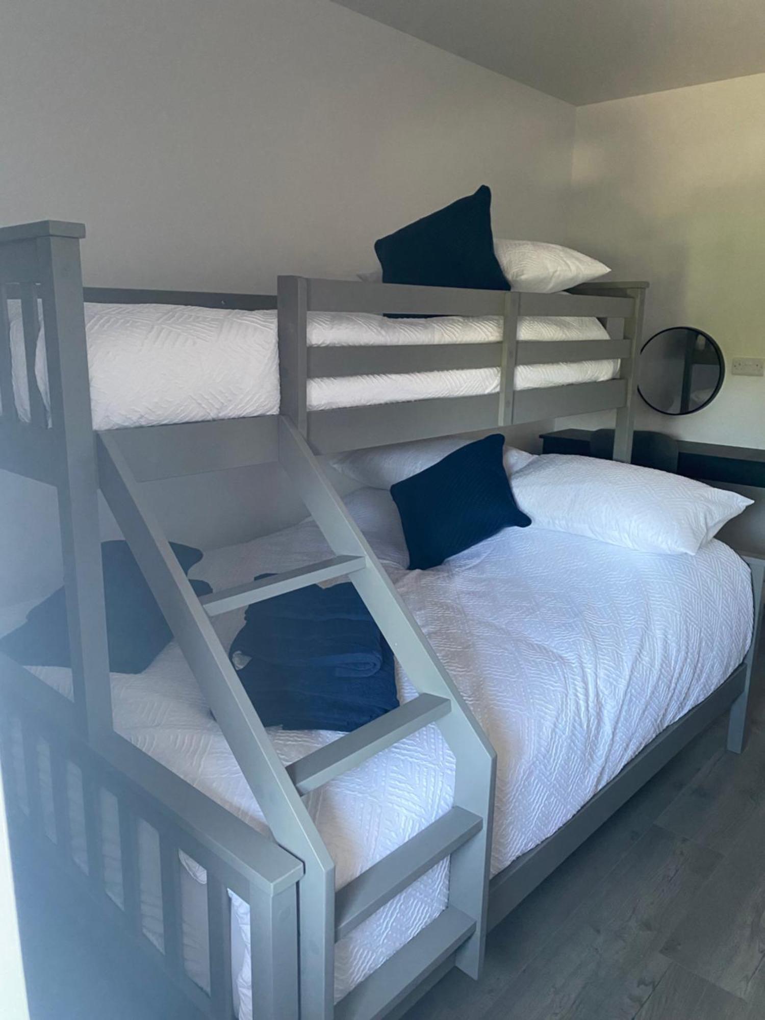 Ballymullock Barn Lofts Carncastle Pokoj fotografie